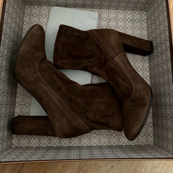 Barney’s Booties - Picture 3 of 6